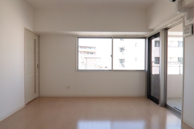 居室・リビング　※別室の参考写真の為、現況優先です。