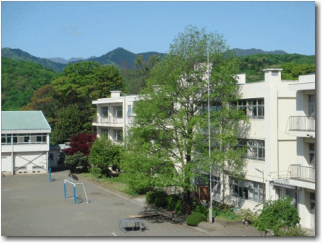 小学校　愛川町立中津小学校（小学校）まで188m