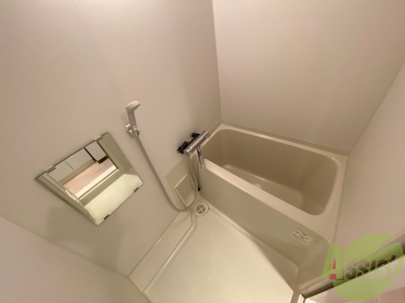 バス・シャワールーム　お風呂になります。一日の疲れを癒してくださいね。