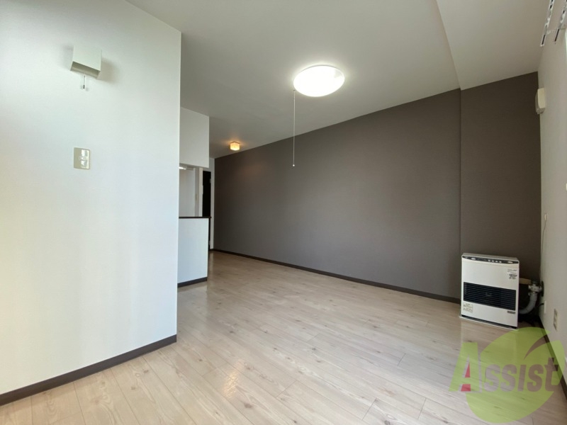 その他部屋・スペース　光が差し込む、温かみのあるお部屋です。