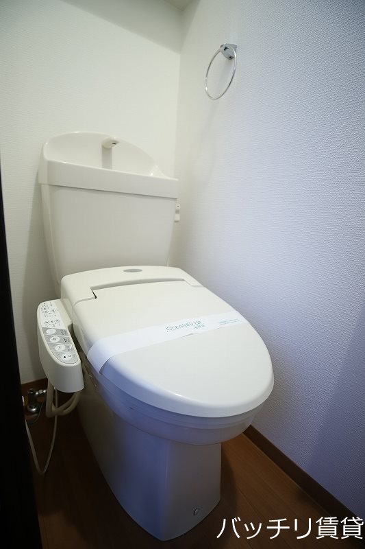 トイレ　※同型タイプの為、現状を優先いたします