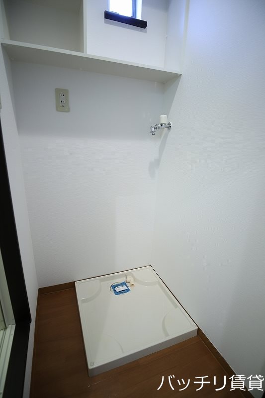 洗面設備　※同型タイプの為、現状を優先いたします