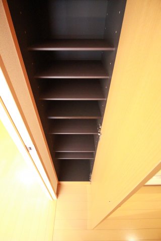 玄関　（別タイプ参考写真）アルテール千石　文京区本駒込2