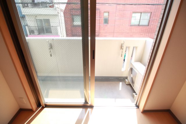 バルコニー　（別タイプ参考写真）アルテール千石　文京区本駒込2