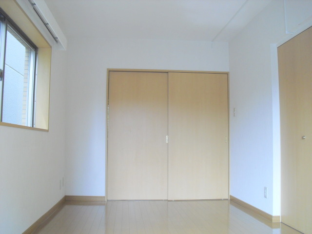 その他部屋・スペース　2面採光の洋室６．７帖