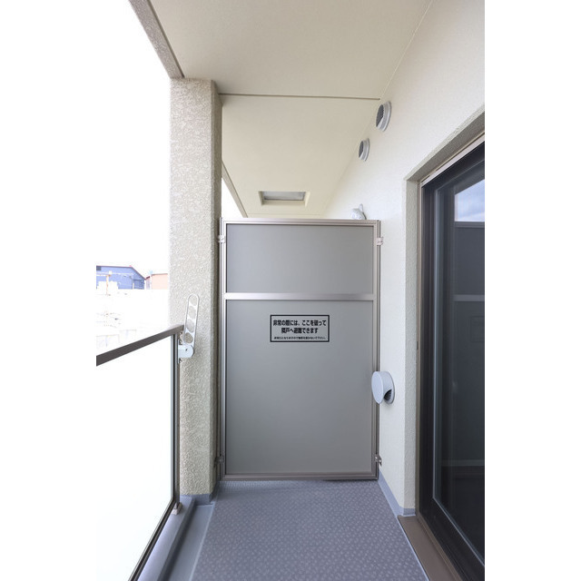 バルコニー　外からの目が気にならないバルコニーで洗濯物が干せます