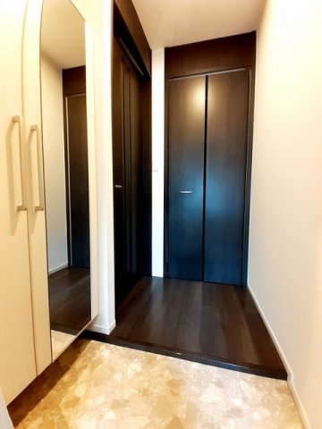 玄関　収納もある玄関です