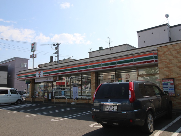 スーパー　セブンイレブン（スーパー）まで132m
