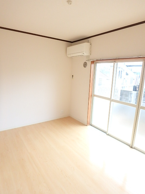 居室・リビング　ＤＫにもエアコン付いてます♪