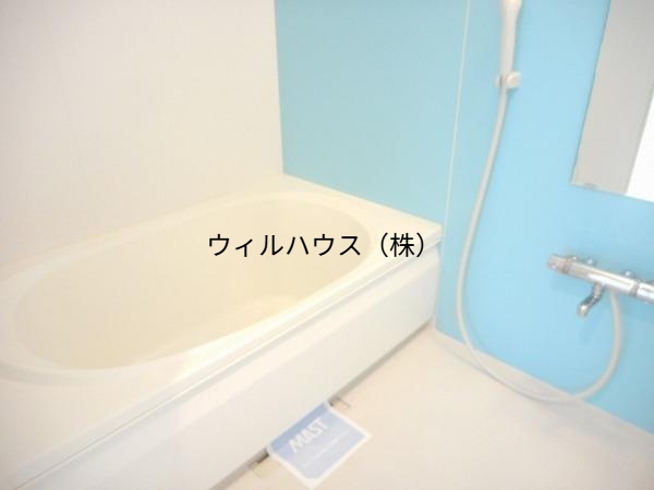 バス・シャワールーム　浴室乾燥機、追い焚き機能付バス！