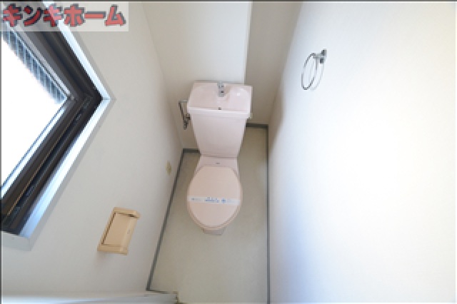 トイレ　別のお部屋の写真です。