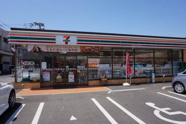 コンビニ　セブンイレブン 博多東那珂1丁目店（コンビニ）まで111m