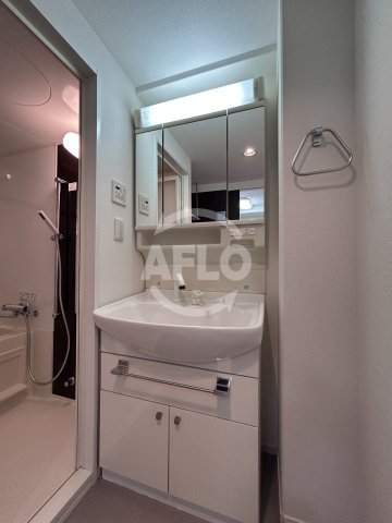 洗面設備　ノルデンタワー新大阪プレミアム　洗面台