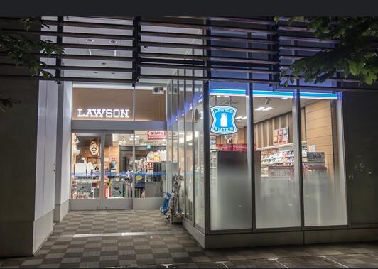 コンビニ　ローソン（コンビニ）まで140m