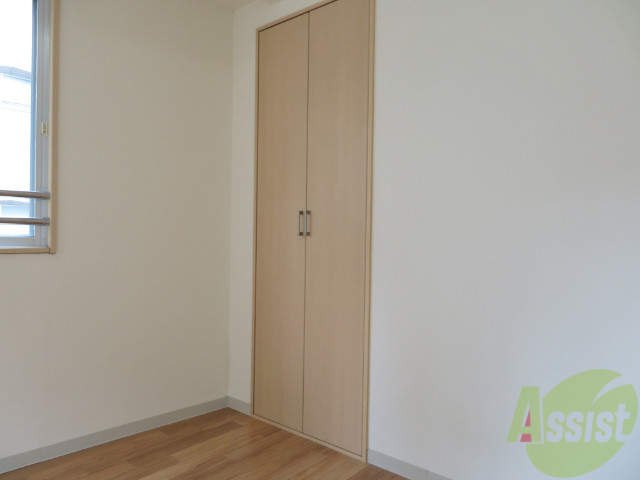 収納　寝室にあったクローゼット。荷物がたくさんあっても大丈夫。