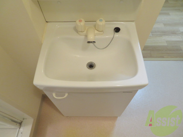 洗面設備　洗面台は独立していて、使いやすそうです。