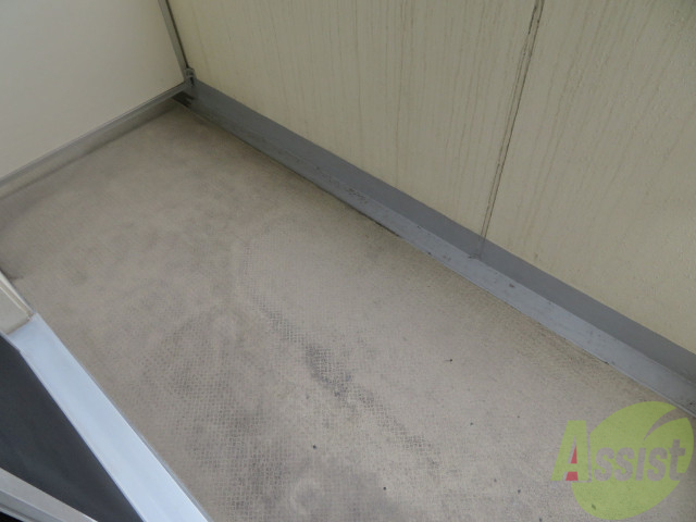 バルコニー　バルコニーは幅があり、広い印象を受けました。