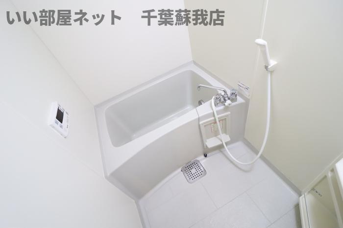 バス・シャワールーム　落ち着いた空間のお風呂です