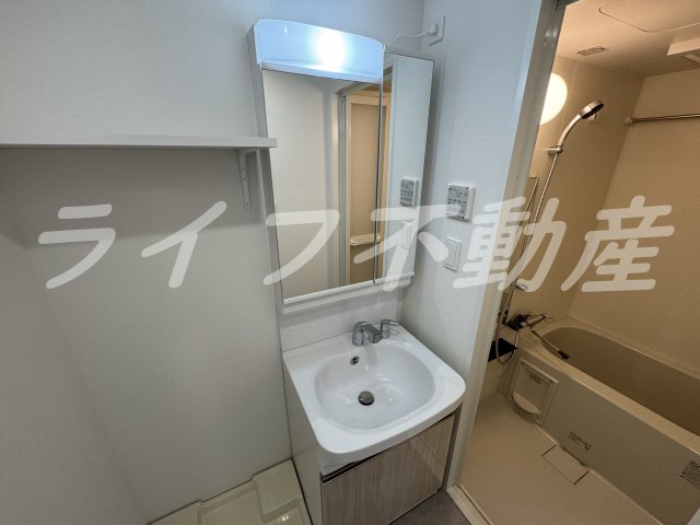 洗面設備　独立洗面台です