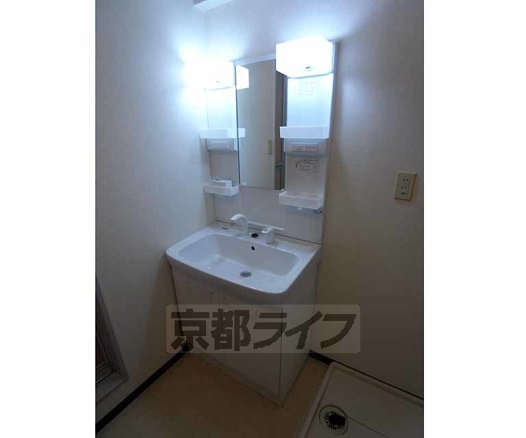 洗面設備　独立洗面台です！