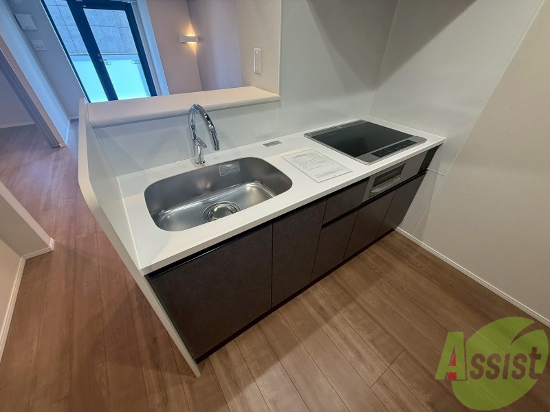 キッチン　キッチンはＩＨのシステムキッチンです。調理が楽しくなりますね