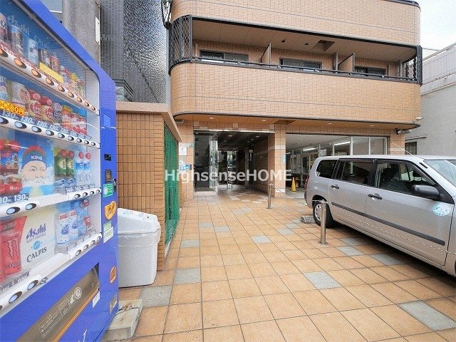 エントランス　建物の内部です