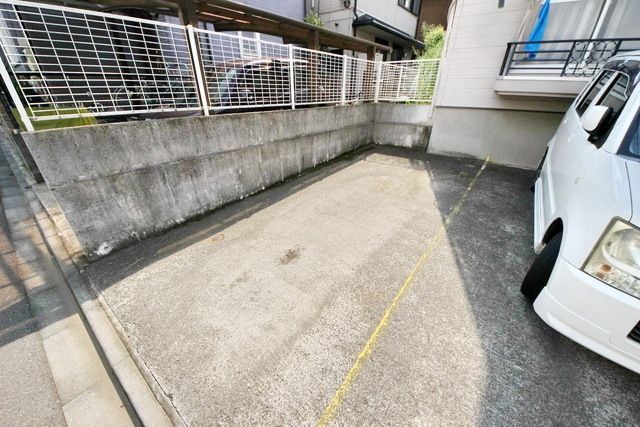 駐車場　駐車場