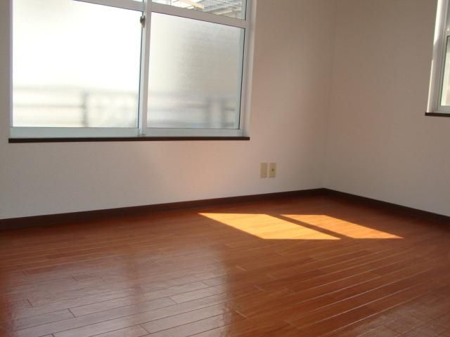 居室・リビング　広々とした居室♪