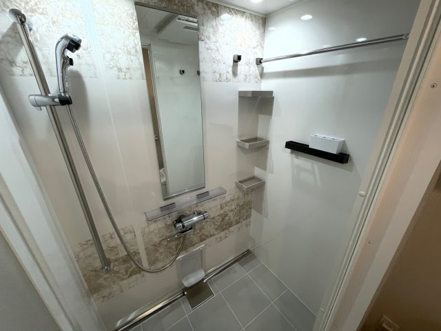 バス・シャワールーム　別部屋参考写真