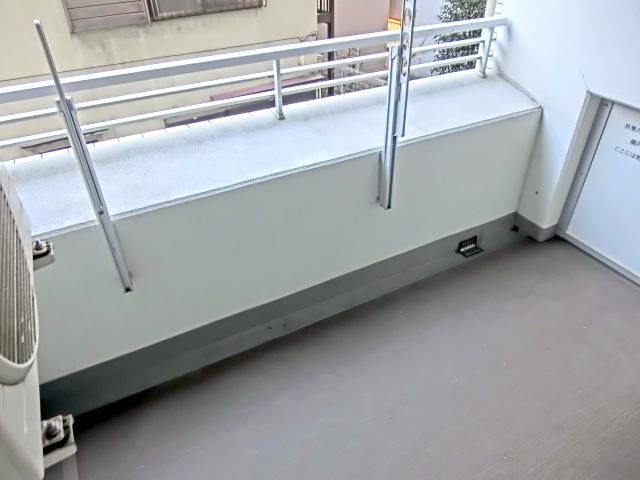 バルコニー　広々バルコニー