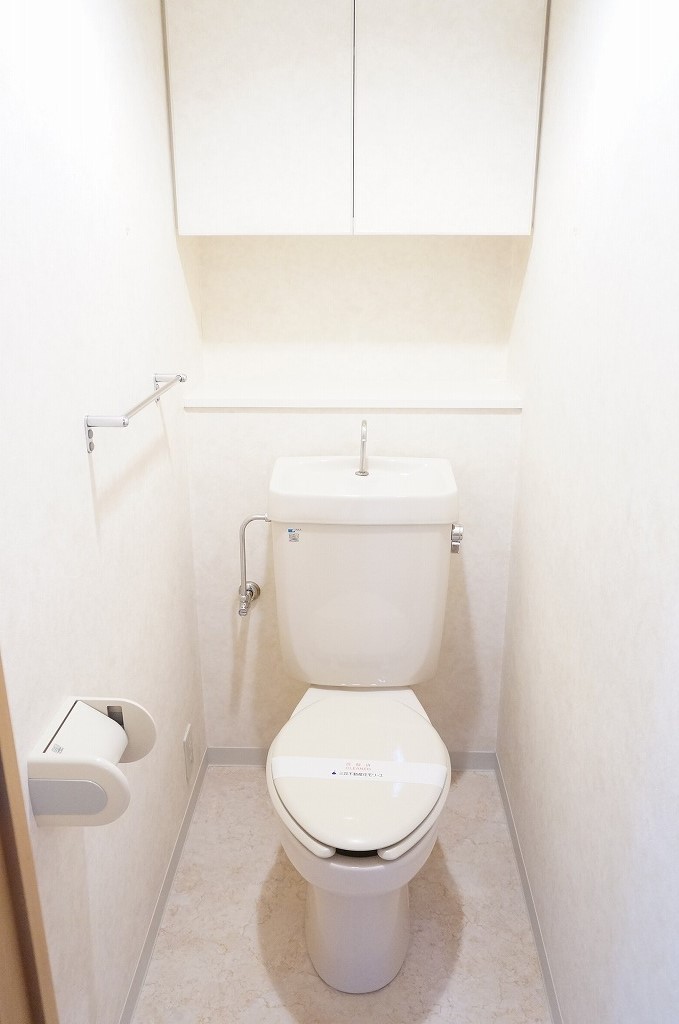 トイレ　同タイプ部屋　参考写真です