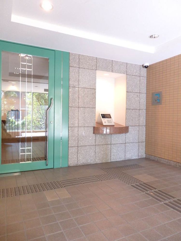 エントランス　建物の内部です
