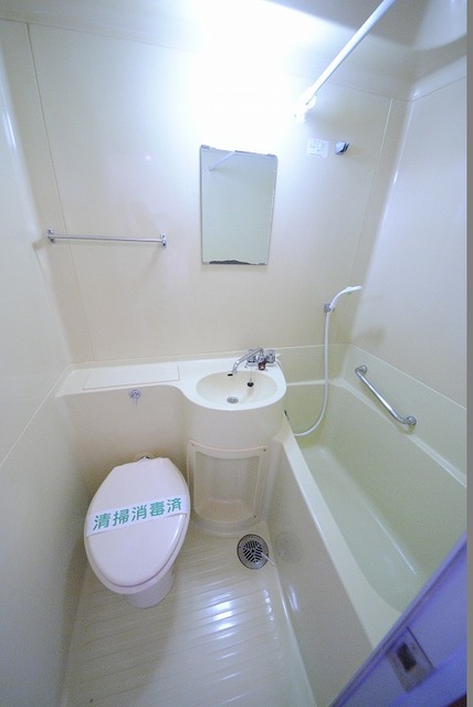 バス・シャワールーム　写真は３０５号室