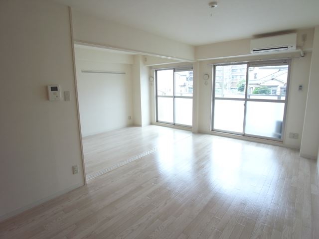 居室・リビング　リビング