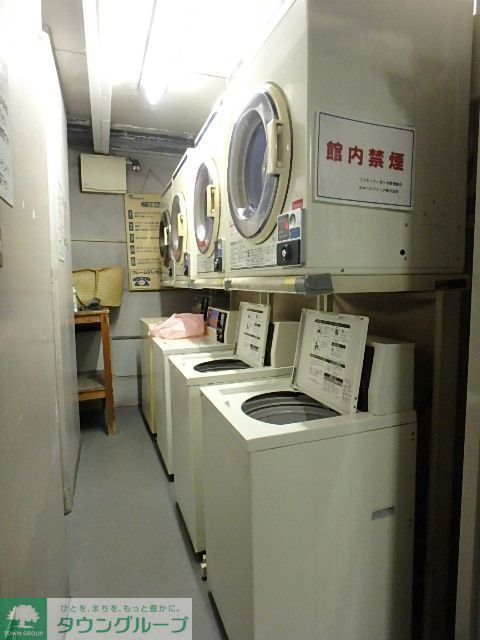 その他　物件１Ｆにコインランドリー