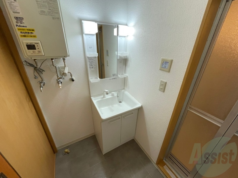 洗面設備　シャンプードレッサー。身支度はここでばっちり。