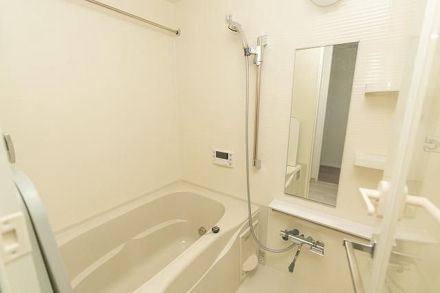 バス・シャワールーム　お風呂で日々の疲れを落としましょう