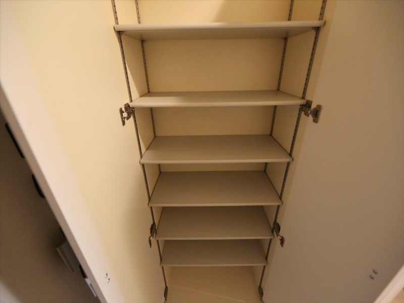 玄関　玄関　シューズボックス（収納充実してます）