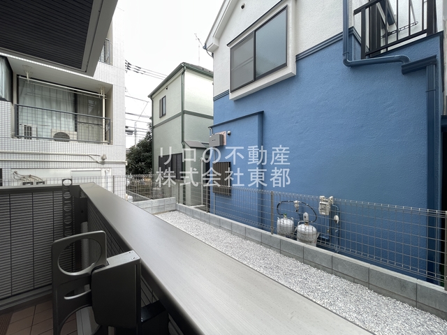 眺望　バルコニーからの景色です！圧迫感がないので暮らしやすい♪