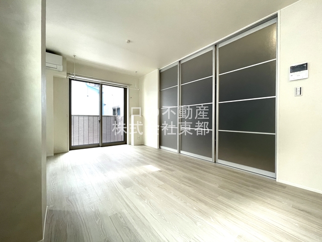 居室・リビング　南東向きのリビングでぽかぽかの日差し！