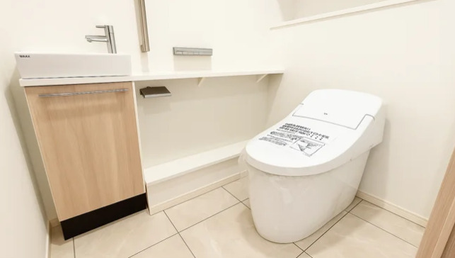 トイレ　＊同物件別部屋参考写真