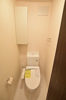 トイレ　温水洗浄便座付き