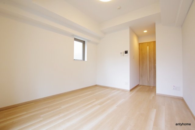 居室・リビング　約7帖の洋室でスッキリ♪