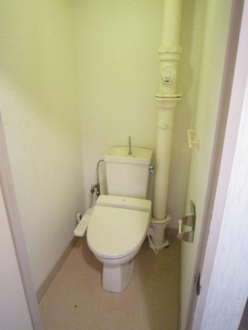 トイレ　温水洗浄暖房便座