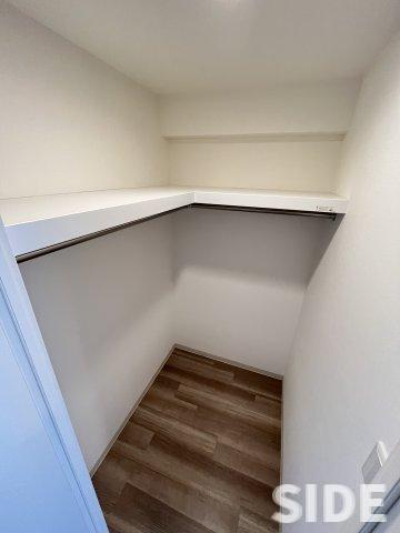 収納　かなり広めのウォークインクローゼット