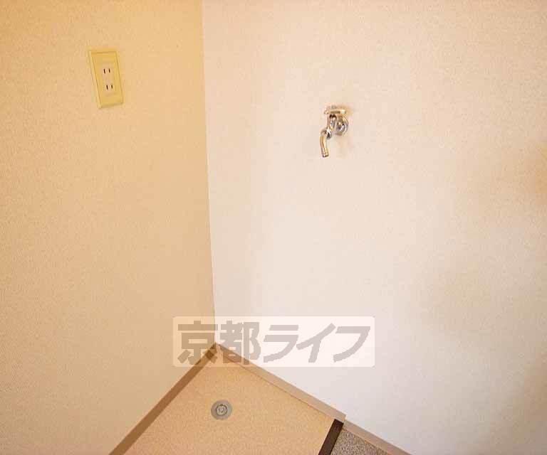 その他設備　室内に洗濯機置けます。