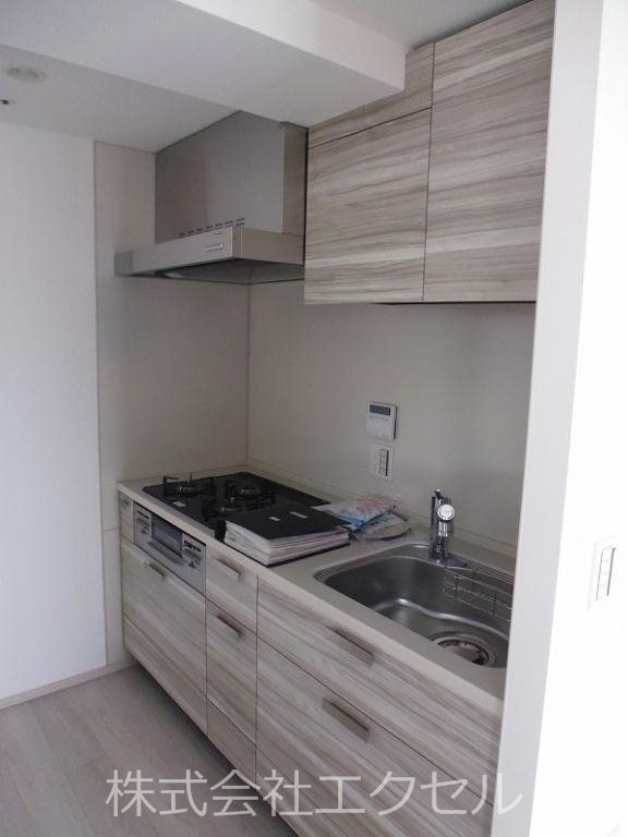 キッチン　3口ガスシステムキッチンです。