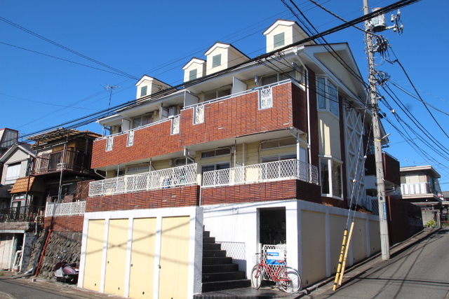 建物外観　閑静な住宅地でゆったりライフスタイルを満喫してください♪