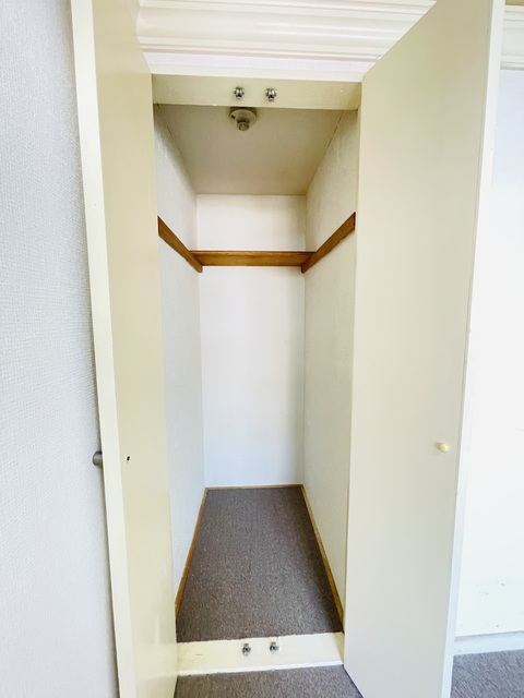 収納　清掃前の写真です