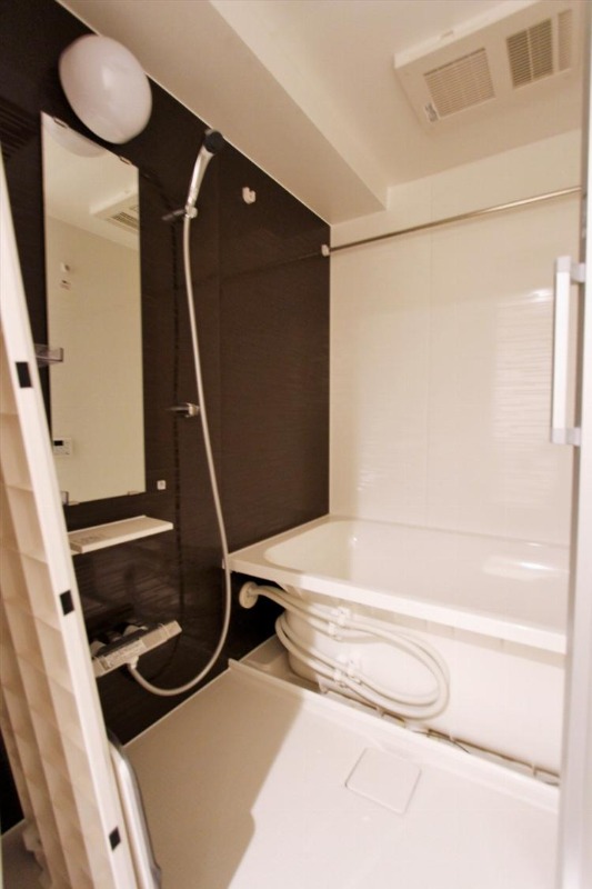 バス・シャワールーム　追い炊き機能付き♪